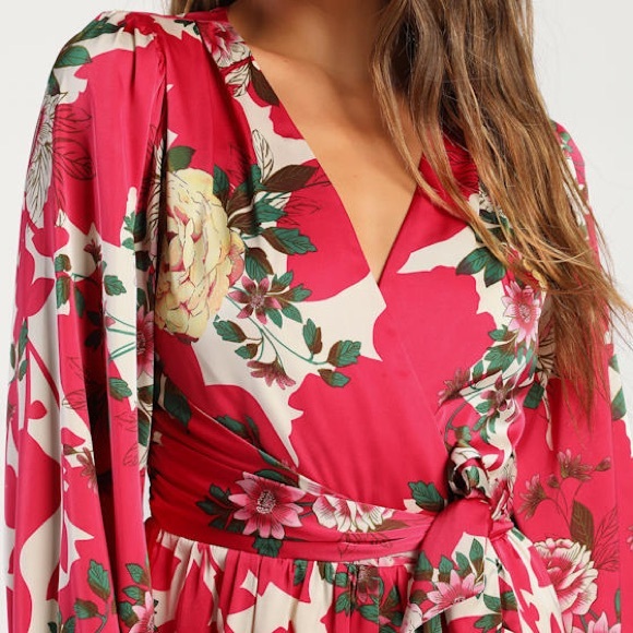 NEW Lulu’s XS Lovable Blossom Hot Pink Floral Print Satin Surplice Romper - Picture 3 of 11